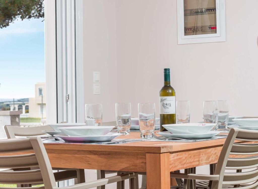 Regina Villas * Lachania