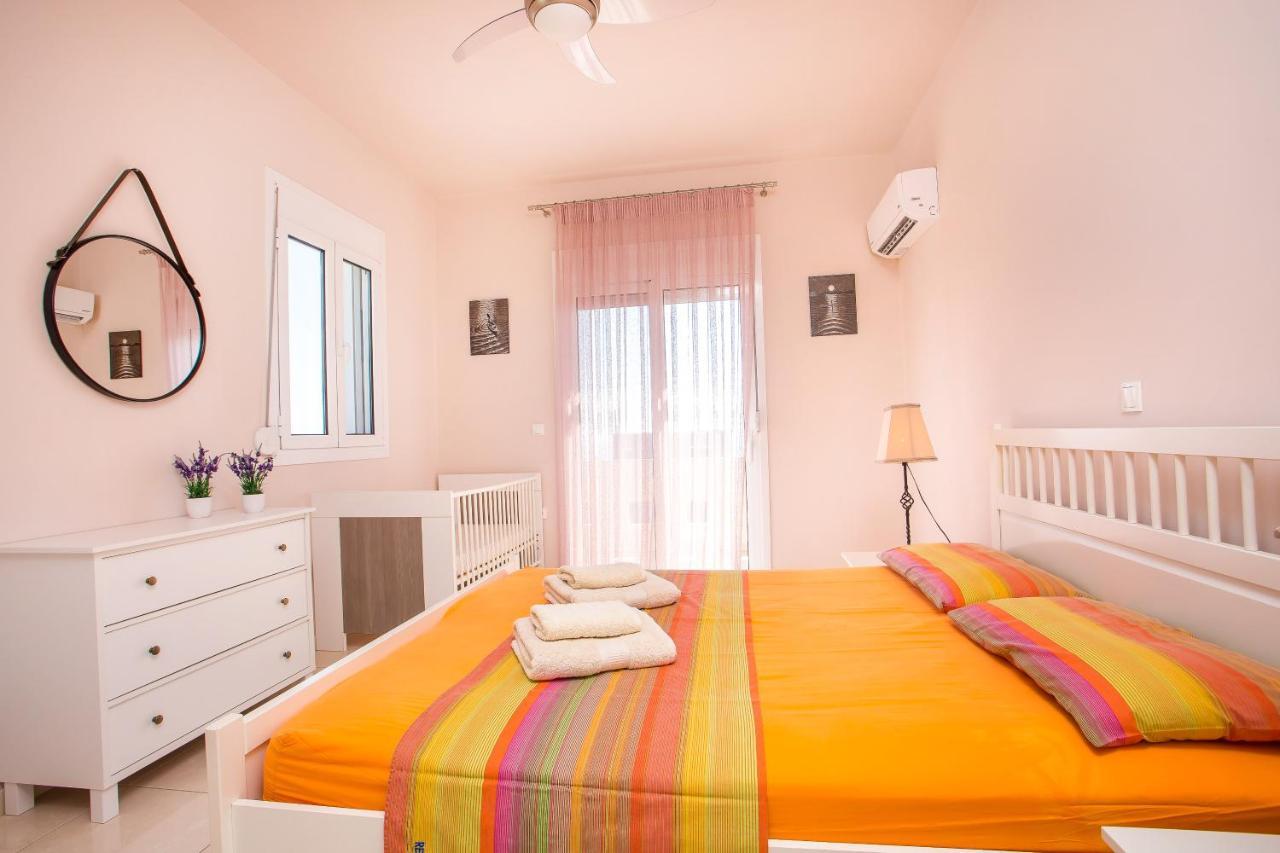 Regina Villas *